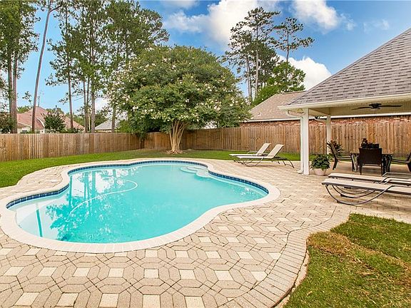 3rd image of 905 Bald Cypress Dr