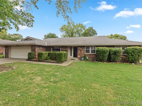 6612 Penny Ln, Bartlesville, OK 74006