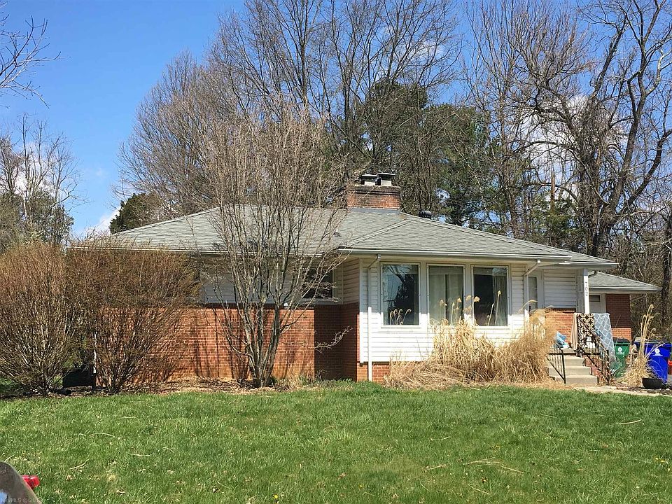 1st image of 702 Barringer Dr
