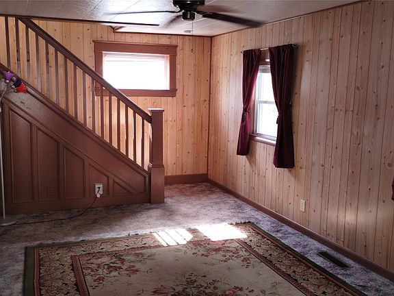 5th image of 204 Hannah St