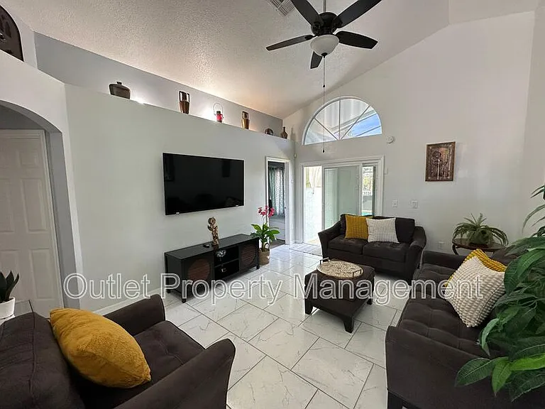 645 Majesty Dr — Photo 9