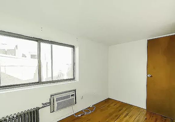 5th image of 29 7th Ave S APT 3C