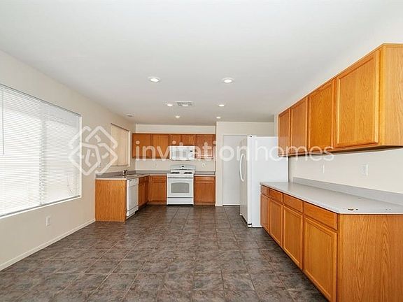 5th image of 8608 Majestic Pine Ave