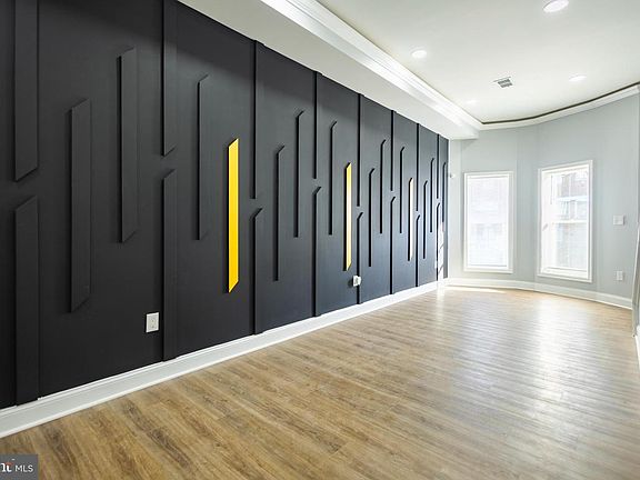 5th image of 820 N Monroe St