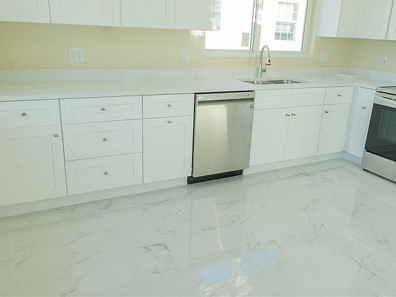 5th image of 12 Pequena Ln