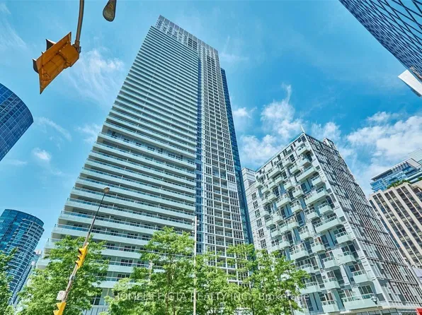 300 Front St W, Toronto, ON