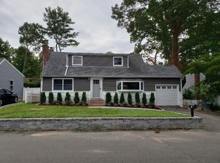 28 Rushmore St, Huntington Station, NY 11746