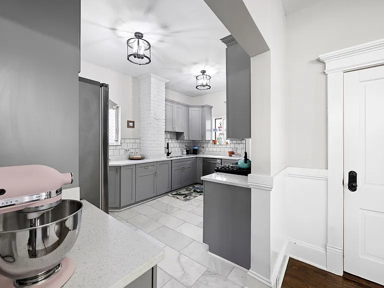 3114 Luxembourg Ave — Photo 10