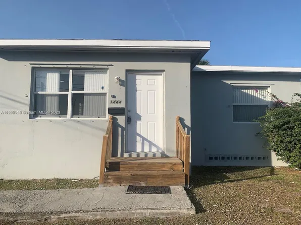 1444 W 28th St, Riviera Beach, FL 33404