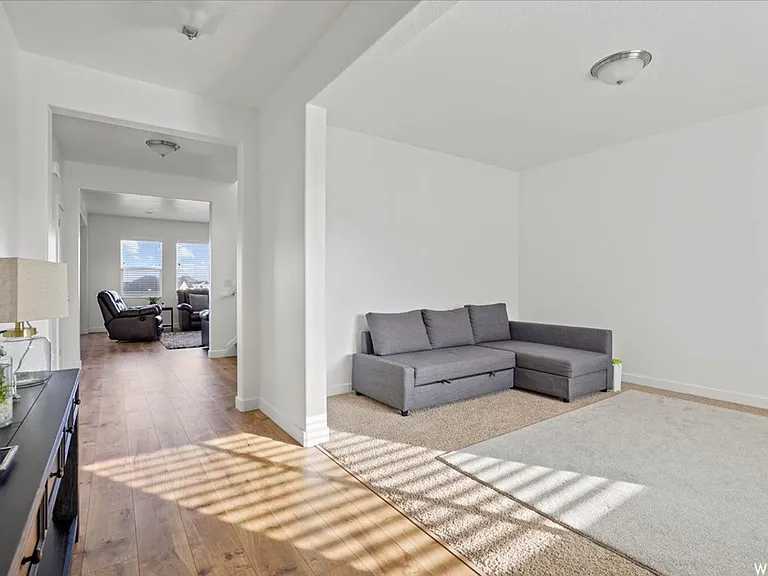 3486 W Beckham Dr — Photo 2