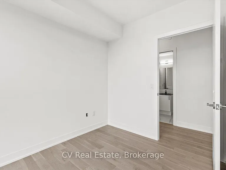 1063 Douglas McCurdy Cmn #1008 — Photo 22