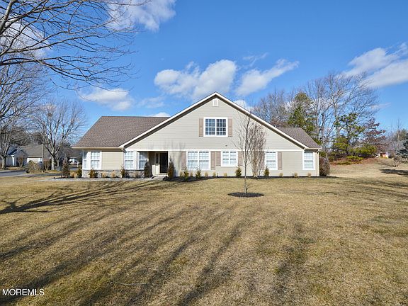 3rd image of 2375 Torrington Drive