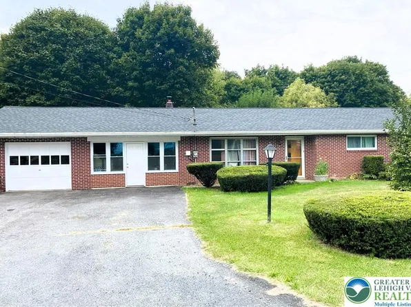4405 Lehigh Dr, Walnutport, PA 18088