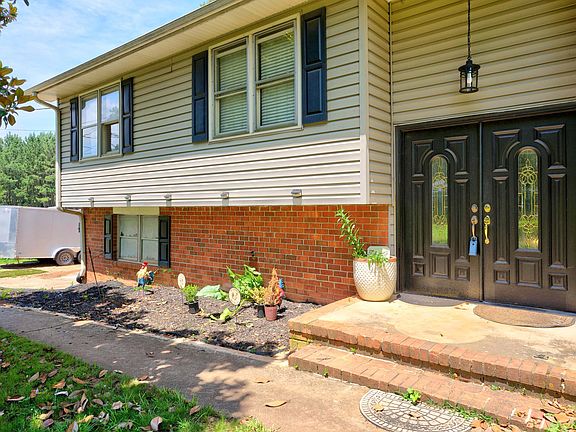 5th image of 116 Winston Way