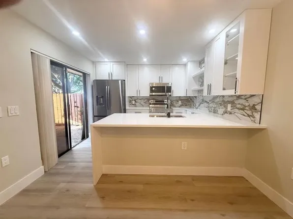205 Charter Way, West Palm Beach, FL 33407