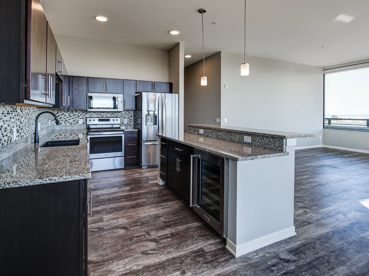 High Pointe Apartments — Photo 2