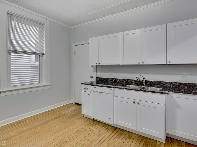2525 N Wayne Ave #1 — Photo 2