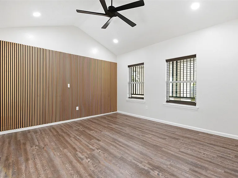 9403 Spaulding St — Photo 22