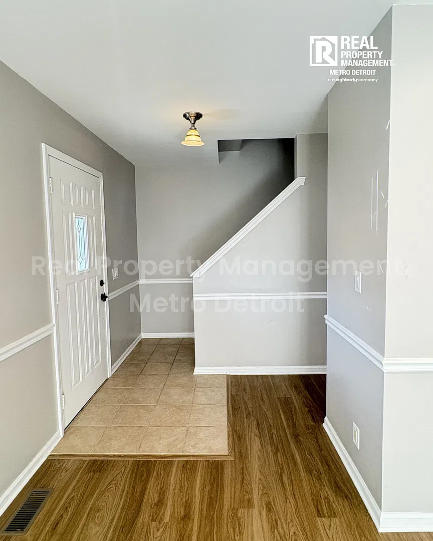 3-Bedroom Clawson Home with Fenced Backyard & Patio — Photo 4