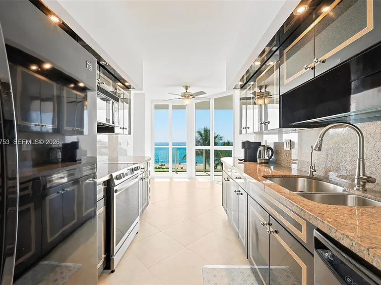 16485 Collins Ave #WS6C — Photo 7
