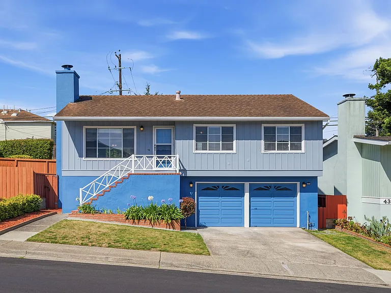 435 Alhambra Rd — Photo 1