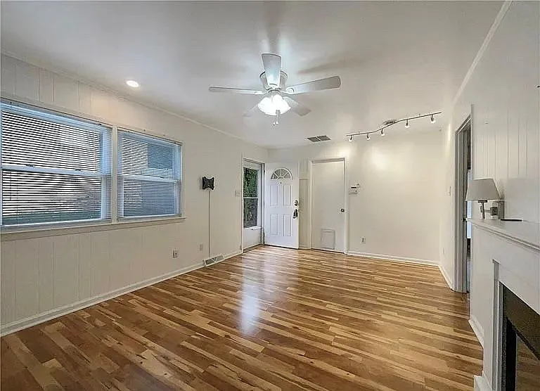 3611 Shagbark Dr — Photo 3