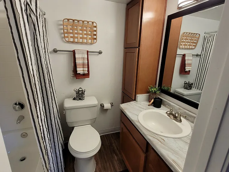 Lantana Apartments — Photo 10