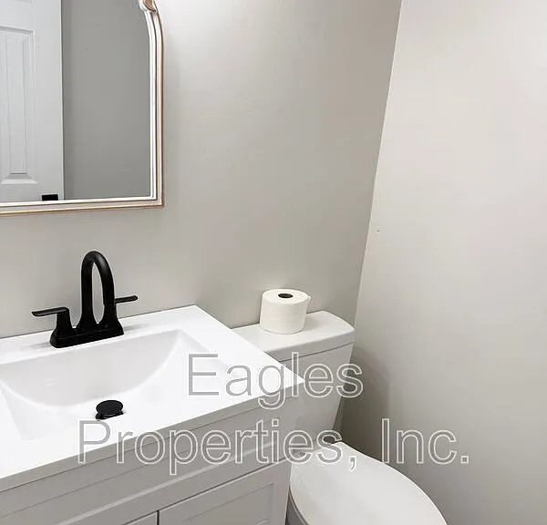 1205 Simpson St — Photo 7