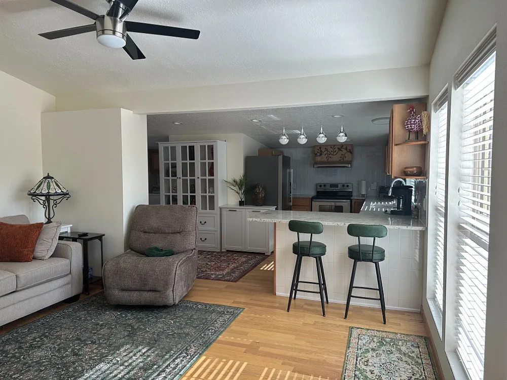 1 bed, 1.5 bath, 800 sqft, $2,000 — Photo 2