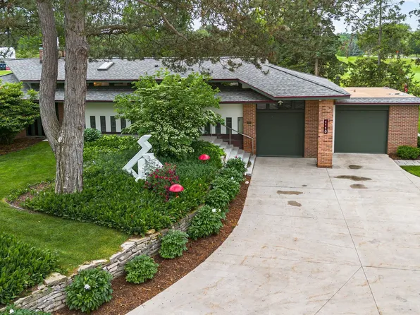 1115 W Sugnet Rd, Midland, MI 48640