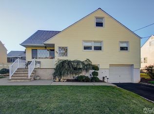 20 Snyder Rd, Fords, NJ 08863