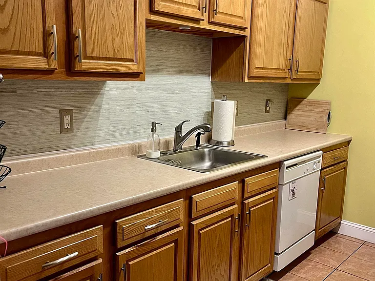 18 Harbor Ave #304 — Photo 2