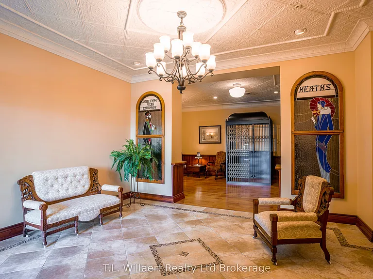 17 Brock St W #310 — Photo 11