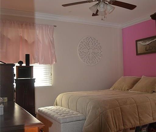 5th image of 6 Redwood Ave