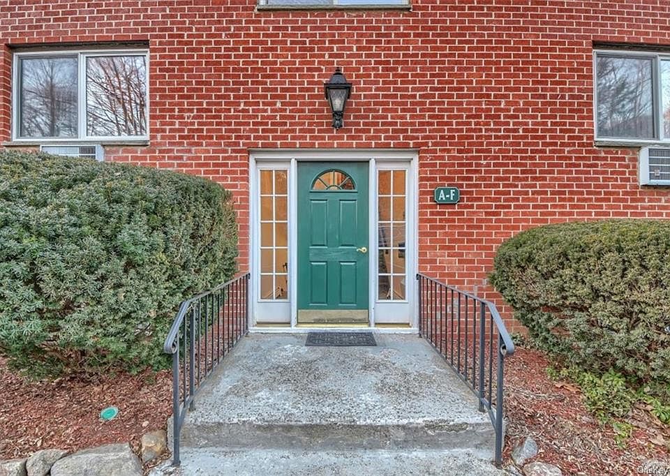 1st image of 14 Scenic Dr APT E