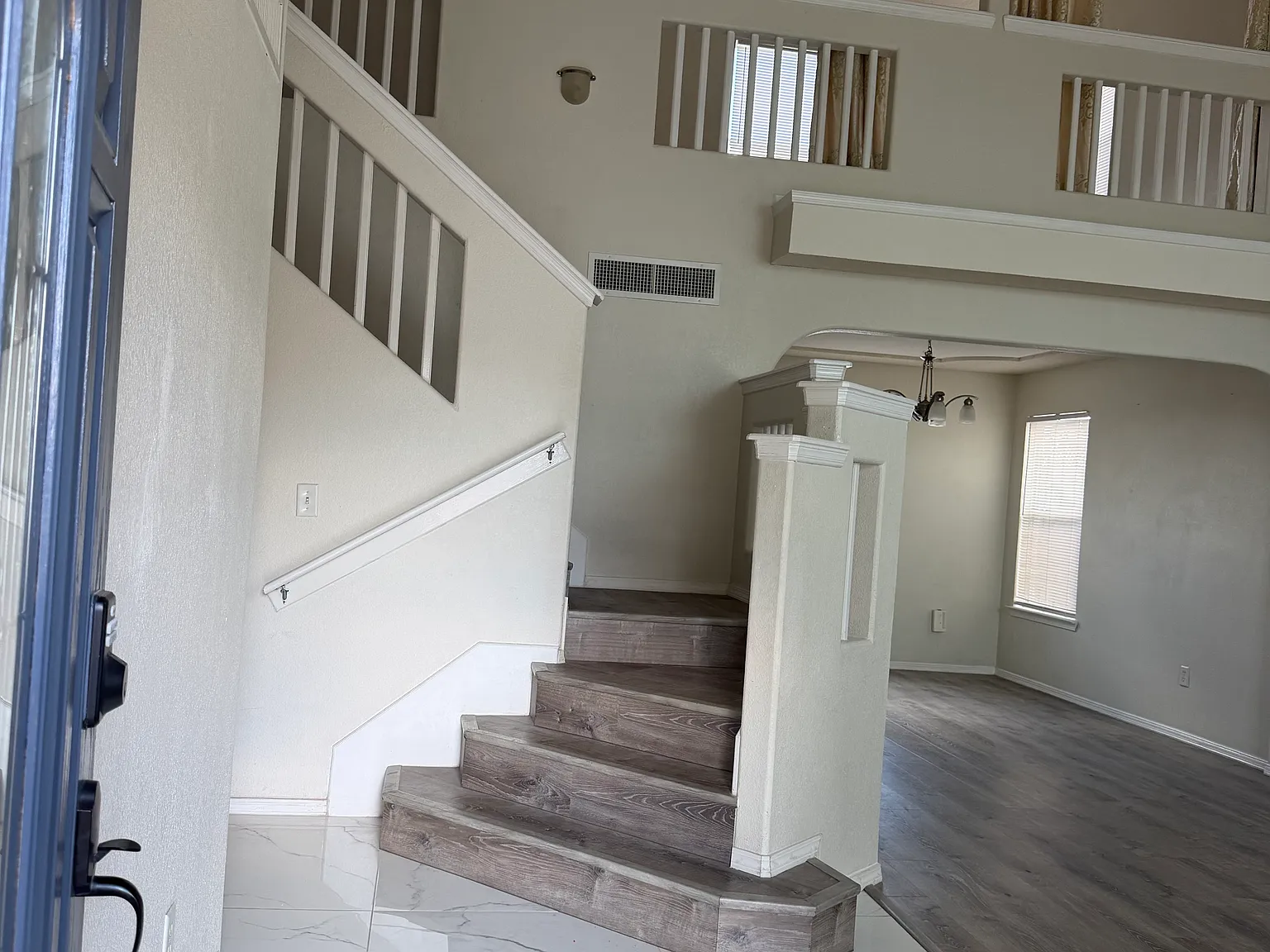 3 bed, 2.5 bath, 2118 sqft, $1,950 — Photo 3