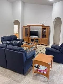 4 bed, 3.0 bath, $2,500 — Photo 4
