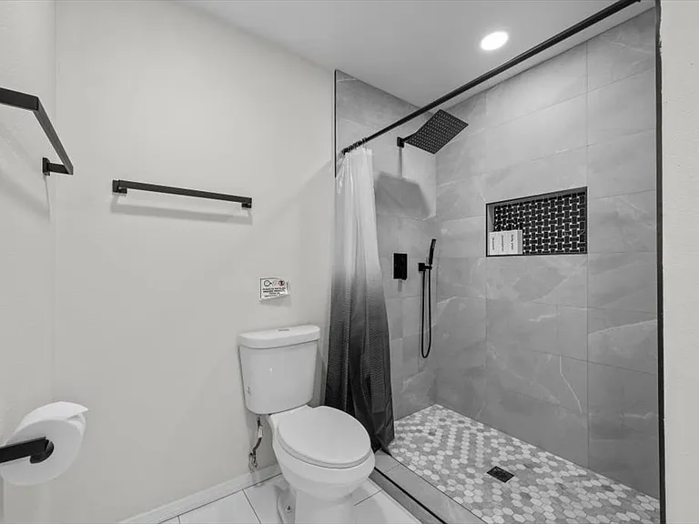 2571 Vegas Valley Dr — Photo 17