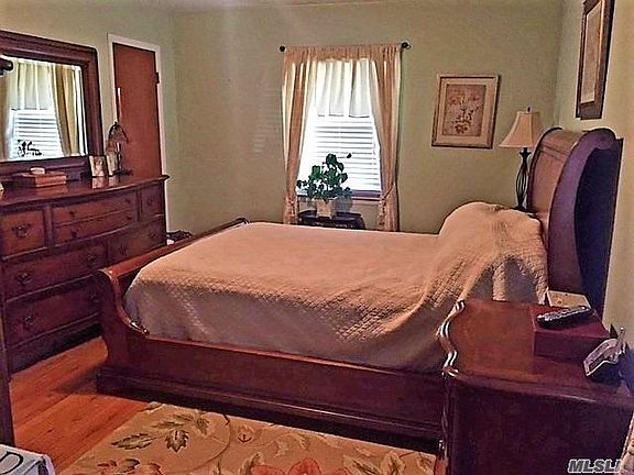 5th image of 5713 223rd St #2