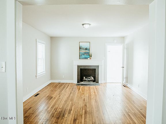 3rd image of 403 S Audubon Avenue