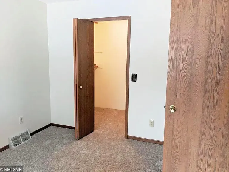 5994 Fernwood St — Photo 10
