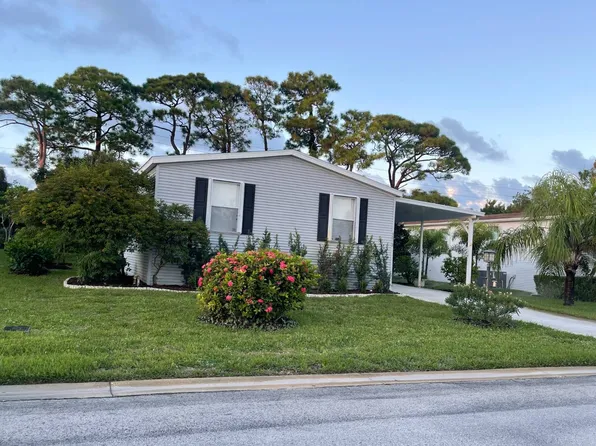 1092 W Lakeview Dr #1092, Sebastian, FL 32958