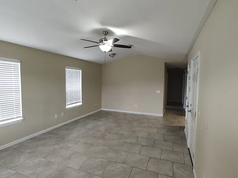 4096 Delmon Ln #B — Photo 6