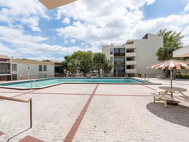 8870 Fontainebleau Blvd #312 — Photo 2