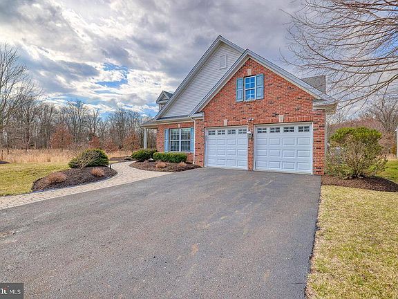 2nd image of 15 Buckingham Dr