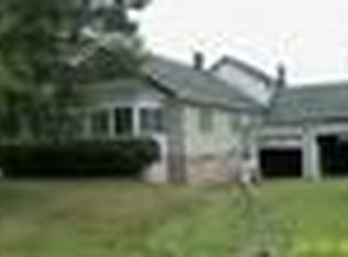 80 Bonesteel Ln, Troy, NY 12180
