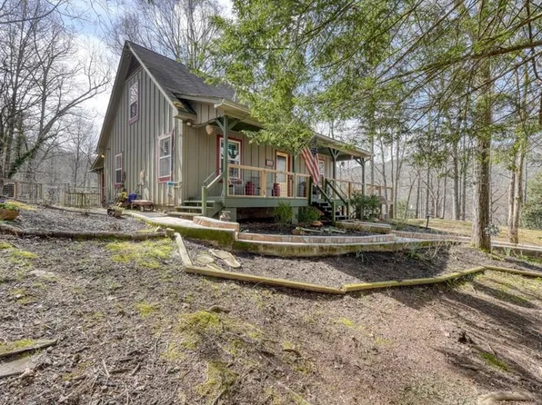 124 Cold Branch Ln, Hayesville, NC 28904