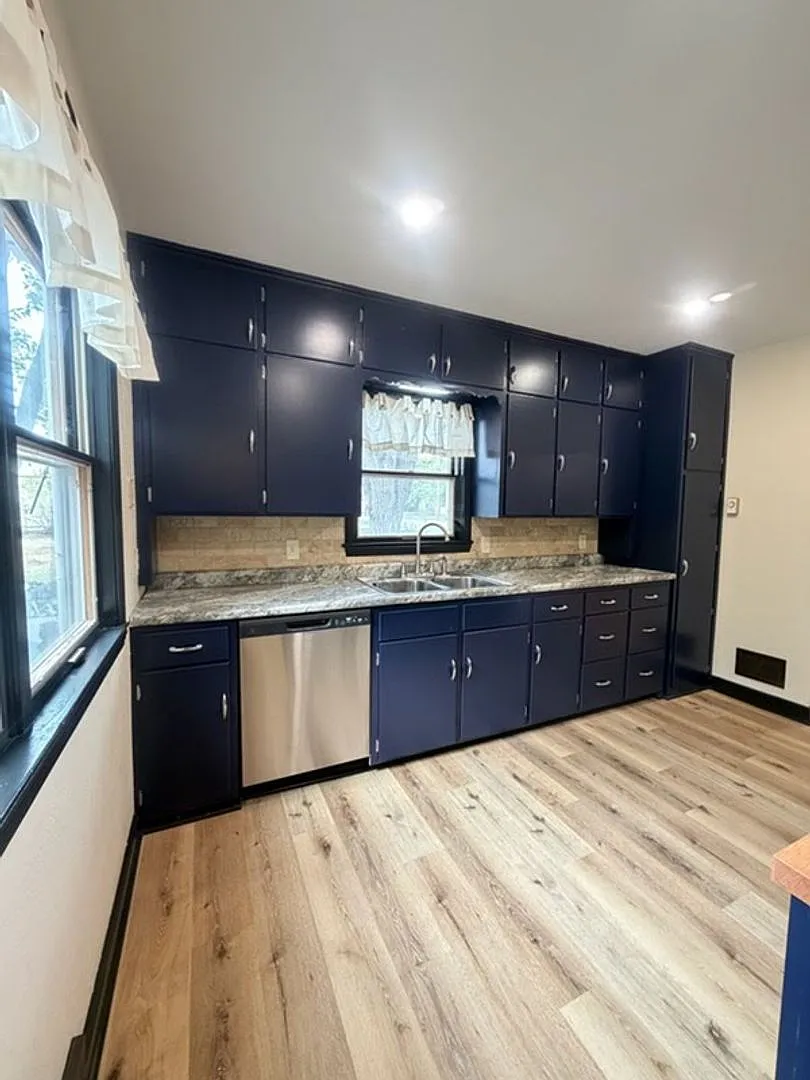 Beautifully Updated 3-Bedroom Home on the North Side — Photo 4