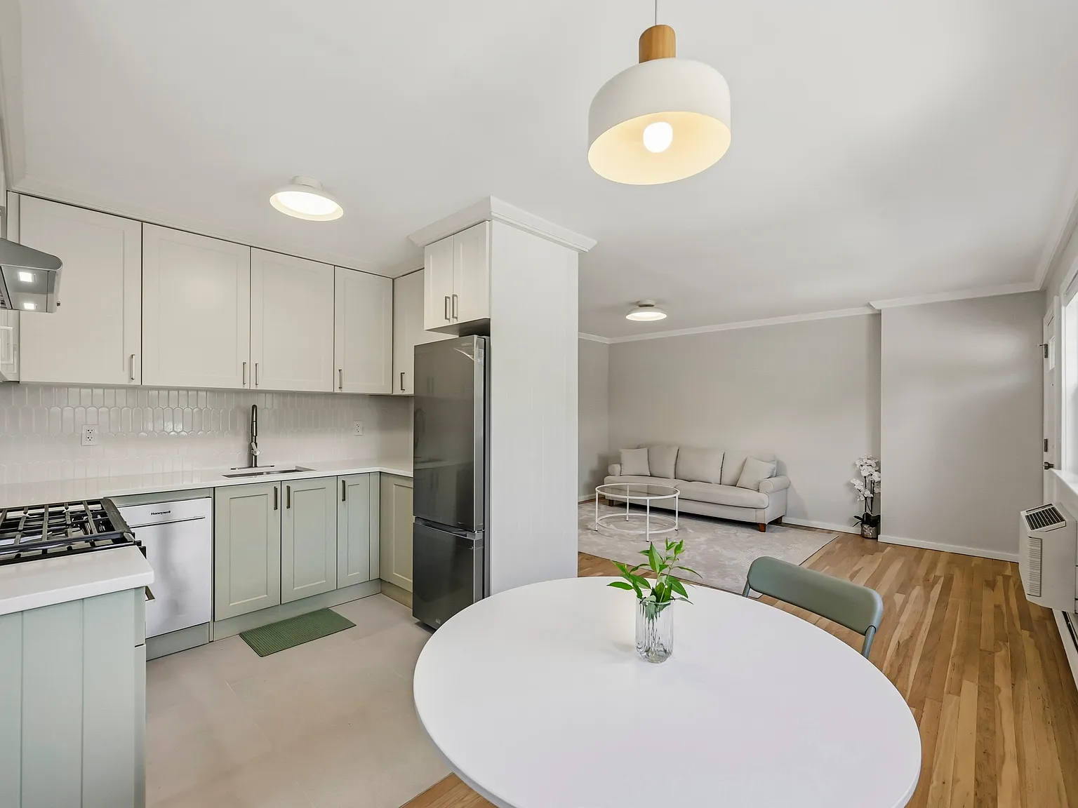 2 bed, 670 sqft, $2,650 — Photo 4