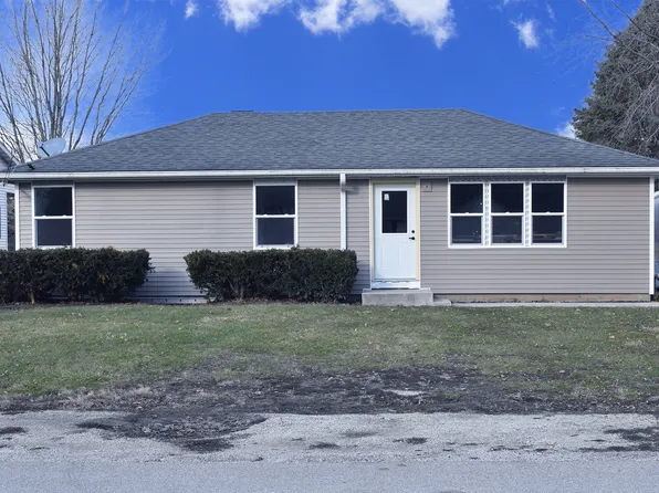 171 W Lincoln St, Seneca, IL 61360
